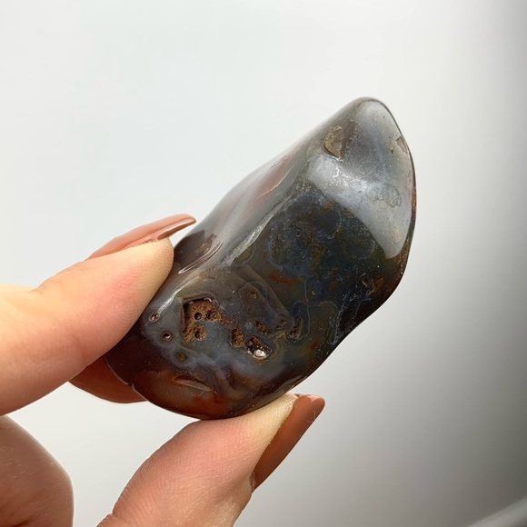 Tumbled Gray/Red Dark Lake Superior Agate Crystal (Collectors Piece) - SML - Picture 6 of 7